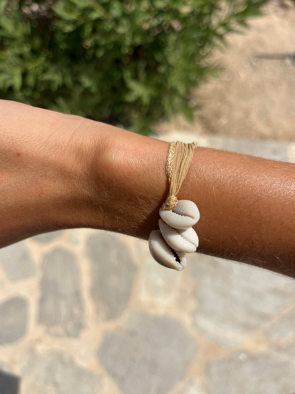 Bracelet Soie et Cauris