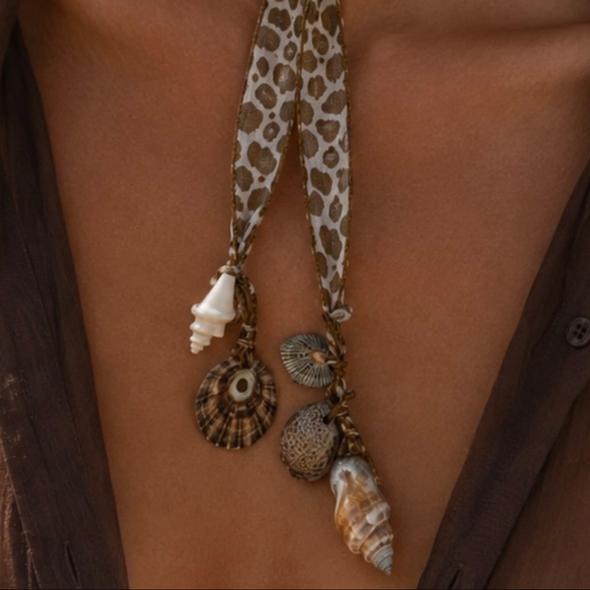 Collier écharpe Soie et Coquillages