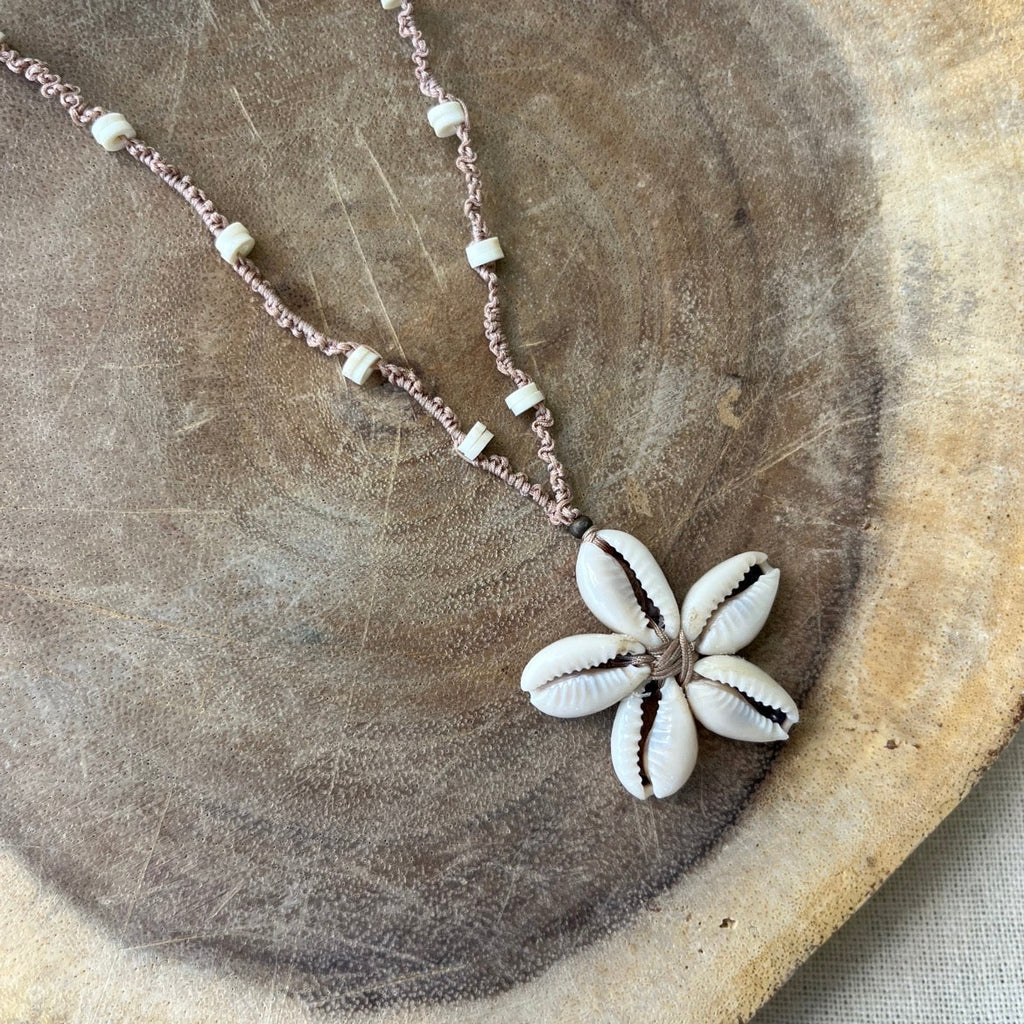 Collier Fleur de Cauris